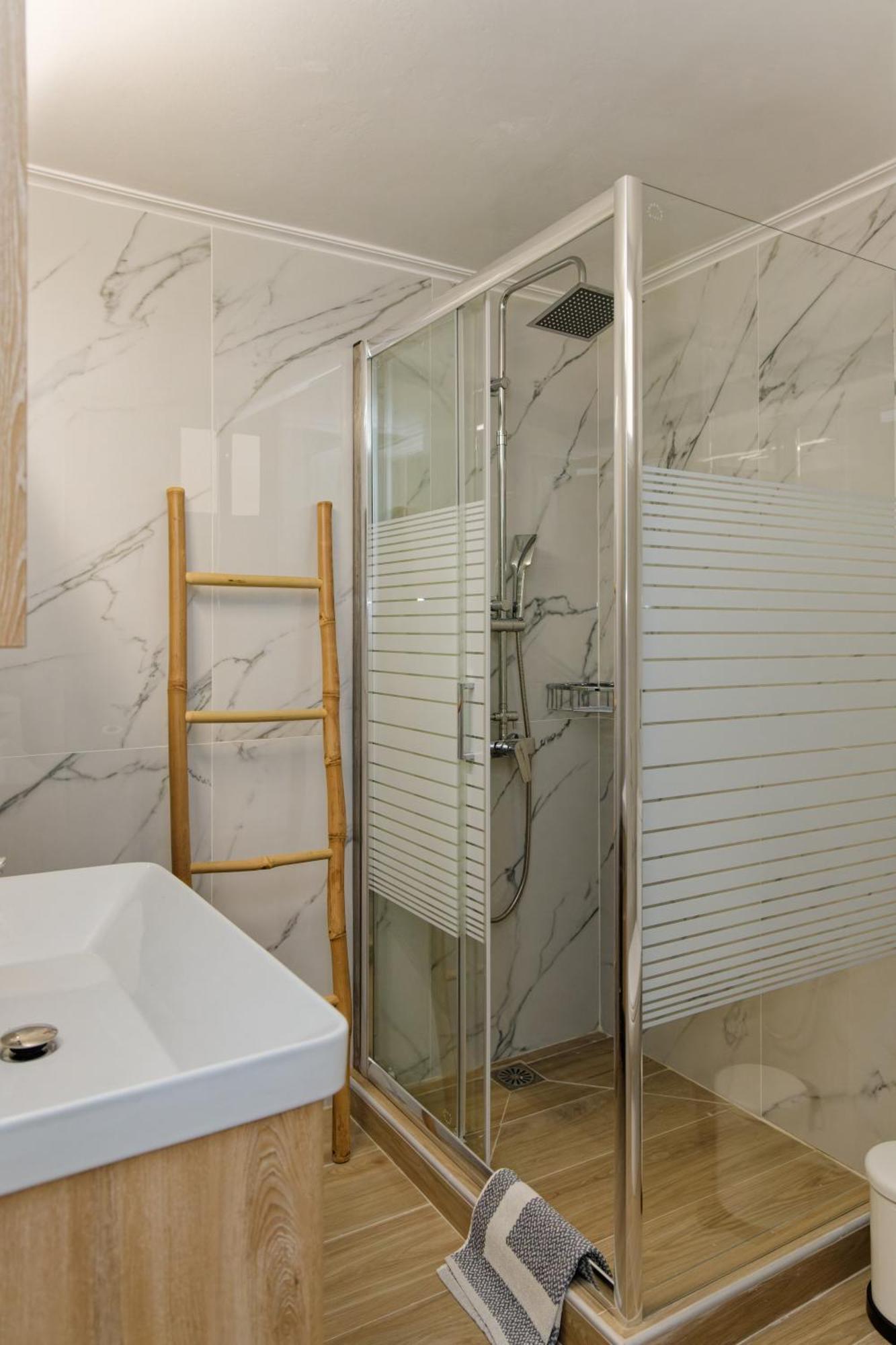 Serenity Apartment كالاماتا المظهر الخارجي الصورة